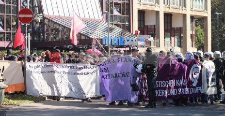 My Body, My Choice – Demo am 21.9. in Köln | Manuela Hillekamps / R-mediabase | <a href=/confor2/?bld=85755&t=d&pst=85688&aid=613&dc=1342&i1=Manuela%20Hillekamps%20/%20R-mediabase><strong>Download Bild 85755...</strong></a>  |