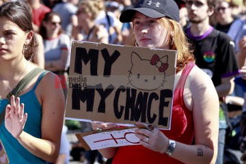 My Body, My Choice – Demo am 21.9. in Köln | Manuela Hillekamps / R-mediabase | <a href=/confor2/?bld=85776&t=d&pst=85688&aid=613&dc=1343&i1=Manuela%20Hillekamps%20/%20R-mediabase><strong>Download Bild 85776...</strong></a>  |