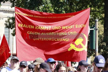 My Body, My Choice – Demo am 21.9. in Köln | Manuela Hillekamps / R-mediabase | <a href=/confor2/?bld=85760&t=d&pst=85688&aid=613&dc=1342&i1=Manuela%20Hillekamps%20/%20R-mediabase><strong>Download Bild 85760...</strong></a>  |