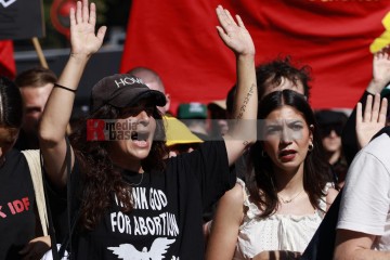 My Body, My Choice – Demo am 21.9. in Köln | Manuela Hillekamps / R-mediabase | <a href=/confor2/?bld=85748&t=d&pst=85688&aid=613&dc=1342&i1=Manuela%20Hillekamps%20/%20R-mediabase><strong>Download Bild 85748...</strong></a>  |
