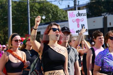 My Body, My Choice – Demo am 21.9. in Köln | Manuela Hillekamps / R-mediabase | <a href=/confor2/?bld=85779&t=d&pst=85688&aid=613&dc=1343&i1=Manuela%20Hillekamps%20/%20R-mediabase><strong>Download Bild 85779...</strong></a>  |