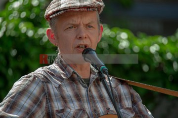 Während des Rudolstadt Festivals im Juli 2022: Huderich | Jens Schulze / R-mediabase | <a href=/confor2/?bld=86590&t=r&pst=86541&aid=146&dc=1054&i1=Jens%20Schulze%20/%20R-mediabase>Anfrage Bildnr: 86590</a> |