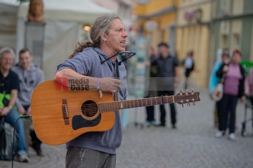 Während des Rudolstadt Festivals im Juli 2022: Tom Kirk | Jens Schulze / R-mediabase | <a href=/confor2/?bld=86566&t=r&pst=86541&aid=146&dc=1054&i1=Jens%20Schulze%20/%20R-mediabase>Anfrage Bildnr: 86566</a> |