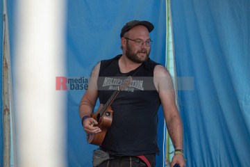 Während des Rudolstadt Festivals im Juli 2023: Beety Hase | Jens Schulze / R-mediabase | <a href=/confor2/?bld=86563&t=r&pst=86541&aid=146&dc=1054&i1=Jens%20Schulze%20/%20R-mediabase>Anfrage Bildnr: 86563</a> |