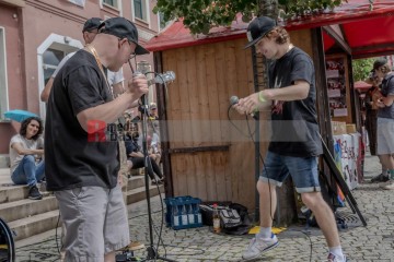 Während des Rudolstadt Festivals im Oktober 2024: HandyCap | Jens Schulze / R-mediabase | <a href=/confor2/?bld=86585&t=r&pst=86541&aid=146&dc=1054&i1=Jens%20Schulze%20/%20R-mediabase>Anfrage Bildnr: 86585</a> |