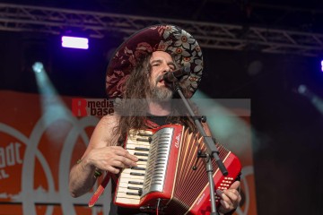 Während des Rudolstadt Festivals im Oktober 2024: Luca Bassanese | Jens Schulze / R-mediabase | <a href=/confor2/?bld=86571&t=r&pst=86541&aid=146&dc=1054&i1=Jens%20Schulze%20/%20R-mediabase>Anfrage Bildnr: 86571</a> |