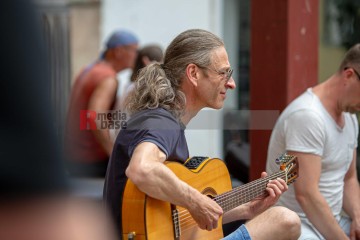 Während des Rudolstadt Festivals im Oktober 2024: Que Passa | Jens Schulze / R-mediabase | <a href=/confor2/?bld=86559&t=r&pst=86541&aid=146&dc=1054&i1=Jens%20Schulze%20/%20R-mediabase>Anfrage Bildnr: 86559</a> |