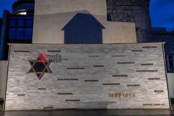 20250127 Ausstellungseröffnung zum 80. Jahrestag Befreiung von Auschwitz | Jens Schulze / R-mediabase | <a href=/confor2/?bld=91215&t=d&pst=91207&aid=146&dc=1932&i1=Jens%20Schulze%20/%20R-mediabase><strong>Download Bild 91215...</strong></a>  |