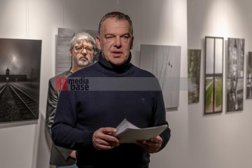 20250127 Ausstellungseröffnung zum 80. Jahrestag Befreiung von Auschwitz | Jens Schulze / R-mediabase | <a href=/confor2/?bld=91218&t=d&pst=91207&aid=146&dc=1933&i1=Jens%20Schulze%20/%20R-mediabase><strong>Download Bild 91218...</strong></a>  |