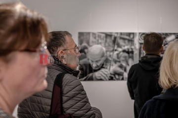 20250127 Ausstellungseröffnung zum 80. Jahrestag Befreiung von Auschwitz | Jens Schulze / R-mediabase | <a href=/confor2/?bld=91220&t=d&pst=91207&aid=146&dc=1933&i1=Jens%20Schulze%20/%20R-mediabase><strong>Download Bild 91220...</strong></a>  |