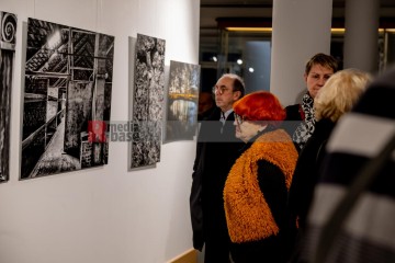 20250127 Ausstellungseröffnung zum 80. Jahrestag Befreiung von Auschwitz | Jens Schulze / R-mediabase | <a href=/confor2/?bld=91232&t=d&pst=91207&aid=146&dc=1933&i1=Jens%20Schulze%20/%20R-mediabase><strong>Download Bild 91232...</strong></a>  |