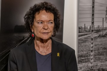 20250127 Ausstellungseröffnung zum 80. Jahrestag Befreiung von Auschwitz | Jens Schulze / R-mediabase | <a href=/confor2/?bld=91208&t=d&pst=91207&aid=146&dc=1932&i1=Jens%20Schulze%20/%20R-mediabase><strong>Download Bild 91208...</strong></a>  |