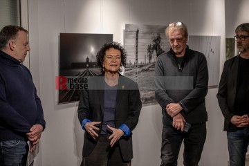20250127 Ausstellungseröffnung zum 80. Jahrestag Befreiung von Auschwitz | Jens Schulze / R-mediabase | <a href=/confor2/?bld=91213&t=d&pst=91207&aid=146&dc=1932&i1=Jens%20Schulze%20/%20R-mediabase><strong>Download Bild 91213...</strong></a>  |