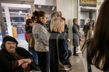 20250127 Ausstellungseröffnung zum 80. Jahrestag Befreiung von Auschwitz | Jens Schulze / R-mediabase | <a href=/confor2/?bld=91216&t=d&pst=91207&aid=146&dc=1933&i1=Jens%20Schulze%20/%20R-mediabase><strong>Download Bild 91216...</strong></a>  |