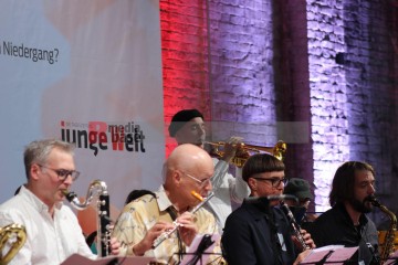 Das letzte Gefecht – 30. Internationale Rosa-Luxemburg-Konferenz | Ingo Müller / R-mediabase | <a href=/confor2/?bld=90273&t=d&pst=90252&aid=658&dc=1114&i1=Ingo%20Müller%20/%20R-mediabase><strong>Download Bild 90273...</strong></a>  |