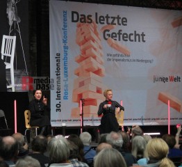 Das letzte Gefecht – 30. Internationale Rosa-Luxemburg-Konferenz | Ingo Müller / R-mediabase | <a href=/confor2/?bld=90278&t=d&pst=90252&aid=658&dc=1114&i1=Ingo%20Müller%20/%20R-mediabase><strong>Download Bild 90278...</strong></a>  |