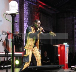 Das letzte Gefecht – 30. Internationale Rosa-Luxemburg-Konferenz | Ingo Müller / R-mediabase | <a href=/confor2/?bld=90281&t=d&pst=90252&aid=658&dc=1114&i1=Ingo%20Müller%20/%20R-mediabase><strong>Download Bild 90281...</strong></a>  |