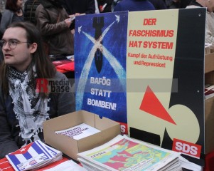 Das letzte Gefecht – 30. Internationale Rosa-Luxemburg-Konferenz | Ingo Müller / R-mediabase | <a href=/confor2/?bld=90261&t=d&pst=90252&aid=658&dc=1114&i1=Ingo%20Müller%20/%20R-mediabase><strong>Download Bild 90261...</strong></a>  |