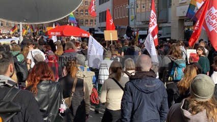 Gegendemo zu Bayerischer Demo pro Deutschland von Team Menschenrechte in Nürnberg | Thomas F / R-mediabase | <a href=/confor2/?bld=92454&t=d&pst=92453&aid=622&dc=2038&i1=Thomas%20F%20/%20R-mediabase><strong>Download Bild 92454...</strong></a>  |