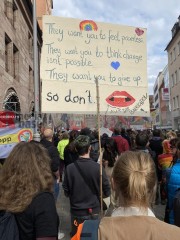Gegendemo zu Bayerischer Demo pro Deutschland von Team Menschenrechte in Nürnberg | Thomas F / R-mediabase | <a href=/confor2/?bld=92456&t=d&pst=92453&aid=622&dc=2038&i1=Thomas%20F%20/%20R-mediabase><strong>Download Bild 92456...</strong></a>  |
