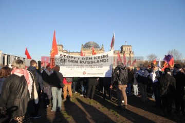 Aktionstage gegen Grundgesetzänderung für Aufrüstung 20.03.2025 | Rudi Denner/R-mediabase | <a href=/confor2/?bld=92443&t=d&pst=92450&aid=86&dc=1842&i1=Rudi%20Denner/R-mediabase><strong>Download Bild 92443...</strong></a> |