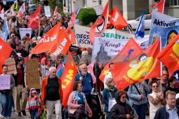 Ostermarsch in Dortmund am Ostermontag, 21.4.2025 | Bitzel / R-mediabase | <a href=/confor2/?bld=93379&t=d&pst=93374&aid=70&dc=0922&i1=Bitzel%20/%20R-mediabase><strong>Download Bild 93379...</strong></a>  |