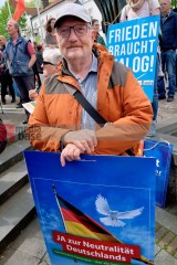 Ostermarsch in Dortmund am Ostermontag, 21.4.2025 | Bitzel / R-mediabase | <a href=/confor2/?bld=93384&t=d&pst=93374&aid=70&dc=0922&i1=Bitzel%20/%20R-mediabase><strong>Download Bild 93384...</strong></a>  |