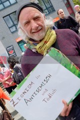 Ostermarsch in Dortmund am Ostermontag, 21.4.2025 | Bitzel / R-mediabase | <a href=/confor2/?bld=93385&t=d&pst=93374&aid=70&dc=0922&i1=Bitzel%20/%20R-mediabase><strong>Download Bild 93385...</strong></a>  |