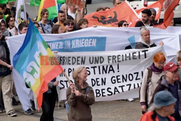 Ostermarsch in Dortmund am Ostermontag, 21.4.2025 | Bitzel / R-mediabase | <a href=/confor2/?bld=93387&t=d&pst=93374&aid=70&dc=0923&i1=Bitzel%20/%20R-mediabase><strong>Download Bild 93387...</strong></a>  |