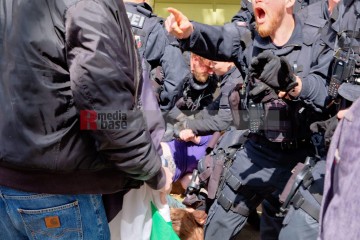 Ostermarsch in Dortmund am Ostermontag, 21.4.2025 | Bitzel / R-mediabase | <a href=/confor2/?bld=93392&t=d&pst=93374&aid=70&dc=0923&i1=Bitzel%20/%20R-mediabase><strong>Download Bild 93392...</strong></a>  |