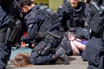 Ostermarsch in Dortmund am Ostermontag, 21.4.2025 | Bitzel / R-mediabase | <a href=/confor2/?bld=93393&t=d&pst=93374&aid=70&dc=0923&i1=Bitzel%20/%20R-mediabase><strong>Download Bild 93393...</strong></a>  |