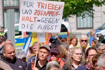 Ostermarsch in Dortmund am Ostermontag, 21.4.2025 | Bitzel / R-mediabase | <a href=/confor2/?bld=93396&t=d&pst=93374&aid=70&dc=0923&i1=Bitzel%20/%20R-mediabase><strong>Download Bild 93396...</strong></a>  |