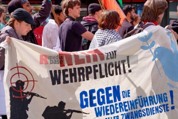 Ostermarsch in Dortmund am Ostermontag, 21.4.2025 | Bitzel / R-mediabase | <a href=/confor2/?bld=93404&t=d&pst=93374&aid=70&dc=0923&i1=Bitzel%20/%20R-mediabase><strong>Download Bild 93404...</strong></a>  |