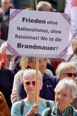 Ostermarsch in Dortmund am Ostermontag, 21.4.2025 | Bitzel / R-mediabase | <a href=/confor2/?bld=93407&t=d&pst=93374&aid=70&dc=0923&i1=Bitzel%20/%20R-mediabase><strong>Download Bild 93407...</strong></a>  |