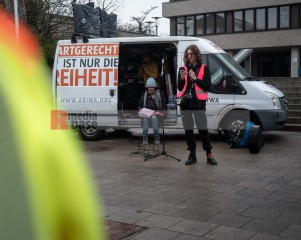 © 2025 These images are freely usable for all purposes aligned with the spirit and intentions of the original event, as well as for personal, non-commercial use. This includes, but is not limited to, personal social media profiles. Any use contradicting or diverging from the event's intentions is not permitted. | Stephan Gelenscher / R-mediabase | <a href=/confor2/?bld=92843&t=d&pst=92833&aid=797&dc=0932&i1=Stephan%20Gelenscher%20/%20R-mediabase><strong>Download Bild 92843...</strong></a>  |