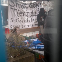 © 2025 These images are freely usable for all purposes aligned with the spirit and intentions of the original event, as well as for personal, non-commercial use. This includes, but is not limited to, personal social media profiles. Any use contradicting or diverging from the event's intentions is not permitted. | Stephan Gelenscher / R-mediabase | <a href=/confor2/?bld=92852&t=d&pst=92833&aid=797&dc=0932&i1=Stephan%20Gelenscher%20/%20R-mediabase><strong>Download Bild 92852...</strong></a>  |