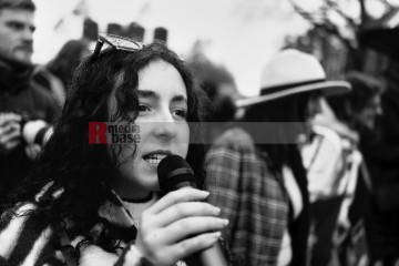 © 2025 These images are freely usable for all purposes aligned with the spirit and intentions of the original event, as well as for personal, non-commercial use. This includes, but is not limited to, personal social media profiles. Any use contradicting or diverging from the event's intentions is not permitted. | Stephan Gelenscher / R-mediabase | <a href=/confor2/?bld=92879&t=d&pst=92833&aid=797&dc=0932&i1=Stephan%20Gelenscher%20/%20R-mediabase><strong>Download Bild 92879...</strong></a>  |