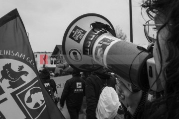 © 2025 These images are freely usable for all purposes aligned with the spirit and intentions of the original event, as well as for personal, non-commercial use. This includes, but is not limited to, personal social media profiles. Any use contradicting or diverging from the event's intentions is not permitted. | Stephan Gelenscher / R-mediabase | <a href=/confor2/?bld=92890&t=d&pst=92833&aid=797&dc=0933&i1=Stephan%20Gelenscher%20/%20R-mediabase><strong>Download Bild 92890...</strong></a>  |