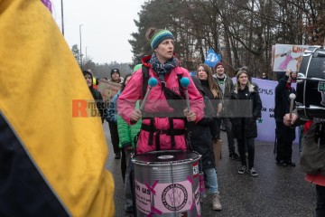 © 2025 These images are freely usable for all purposes aligned with the spirit and intentions of the original event, as well as for personal, non-commercial use. This includes, but is not limited to, personal social media profiles. Any use contradicting or diverging from the event's intentions is not permitted. | Stephan Gelenscher / R-mediabase | <a href=/confor2/?bld=92894&t=d&pst=92833&aid=797&dc=0933&i1=Stephan%20Gelenscher%20/%20R-mediabase><strong>Download Bild 92894...</strong></a>  |