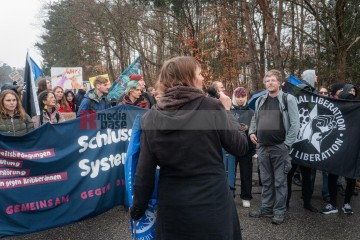 © 2025 These images are freely usable for all purposes aligned with the spirit and intentions of the original event, as well as for personal, non-commercial use. This includes, but is not limited to, personal social media profiles. Any use contradicting or diverging from the event's intentions is not permitted. | Stephan Gelenscher / R-mediabase | <a href=/confor2/?bld=92897&t=d&pst=92833&aid=797&dc=0933&i1=Stephan%20Gelenscher%20/%20R-mediabase><strong>Download Bild 92897...</strong></a>  |