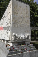 80. Jahrestag der Befreiung – Gedenken am sowjetischen Ehrenmal im Treptower Park | Rudi Denner/R-mediabase / R-mediabase | <a href=/confor2/?bld=94378&t=d&pst=94374&aid=86&dc=1342&i1=Rudi%20Denner/R-mediabase%20/%20R-mediabase><strong>Download Bild 94378...</strong></a>  |