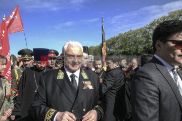 80. Jahrestag der Befreiung – Gedenken am sowjetischen Ehrenmal im Treptower Park | Rudi Denner/R-mediabase / R-mediabase | <a href=/confor2/?bld=94382&t=d&pst=94374&aid=86&dc=1342&i1=Rudi%20Denner/R-mediabase%20/%20R-mediabase><strong>Download Bild 94382...</strong></a>  |