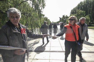 80. Jahrestag der Befreiung – Gedenken am sowjetischen Ehrenmal im Treptower Park | Rudi Denner/R-mediabase / R-mediabase | <a href=/confor2/?bld=94388&t=d&pst=94374&aid=86&dc=1342&i1=Rudi%20Denner/R-mediabase%20/%20R-mediabase><strong>Download Bild 94388...</strong></a>  |