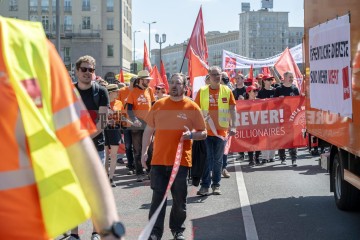 ERSTER Mai 2025 Berlin – „Mach dich stark mit uns“: DGB ruft zur Demo auf | Jens Schulze / R-mediabase | <a href=/confor2/?bld=93968&t=d&pst=93880&aid=146&dc=1834&i1=Jens%20Schulze%20/%20R-mediabase><strong>Download Bild 93968...</strong></a> |