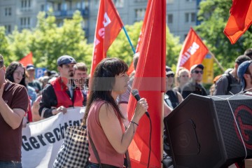 ERSTER Mai 2025 Berlin – „Mach dich stark mit uns“: DGB ruft zur Demo auf | Jens Schulze / R-mediabase | <a href=/confor2/?bld=93931&t=d&pst=93880&aid=146&dc=1832&i1=Jens%20Schulze%20/%20R-mediabase><strong>Download Bild 93931...</strong></a> |