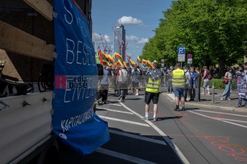 ERSTER Mai 2025 Berlin – „Mach dich stark mit uns“: DGB ruft zur Demo auf | Jens Schulze / R-mediabase | <a href=/confor2/?bld=93943&t=d&pst=93880&aid=146&dc=1832&i1=Jens%20Schulze%20/%20R-mediabase><strong>Download Bild 93943...</strong></a> |