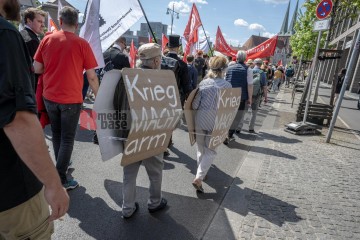 ERSTER Mai 2025 Berlin – „Mach dich stark mit uns“: DGB ruft zur Demo auf | Jens Schulze / R-mediabase | <a href=/confor2/?bld=93954&t=d&pst=93880&aid=146&dc=1833&i1=Jens%20Schulze%20/%20R-mediabase><strong>Download Bild 93954...</strong></a> |