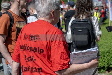 ERSTER Mai 2025 Berlin – „Mach dich stark mit uns“: DGB ruft zur Demo auf | Jens Schulze / R-mediabase | <a href=/confor2/?bld=93888&t=d&pst=93880&aid=146&dc=1829&i1=Jens%20Schulze%20/%20R-mediabase><strong>Download Bild 93888...</strong></a> |