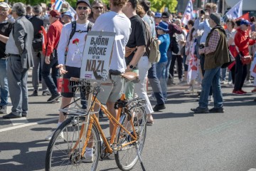 ERSTER Mai 2025 Berlin – „Mach dich stark mit uns“: DGB ruft zur Demo auf | Jens Schulze / R-mediabase | <a href=/confor2/?bld=93905&t=d&pst=93880&aid=146&dc=1830&i1=Jens%20Schulze%20/%20R-mediabase><strong>Download Bild 93905...</strong></a> |