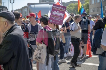ERSTER Mai 2025 Berlin – „Mach dich stark mit uns“: DGB ruft zur Demo auf | Jens Schulze / R-mediabase | <a href=/confor2/?bld=93919&t=d&pst=93880&aid=146&dc=1831&i1=Jens%20Schulze%20/%20R-mediabase><strong>Download Bild 93919...</strong></a> |